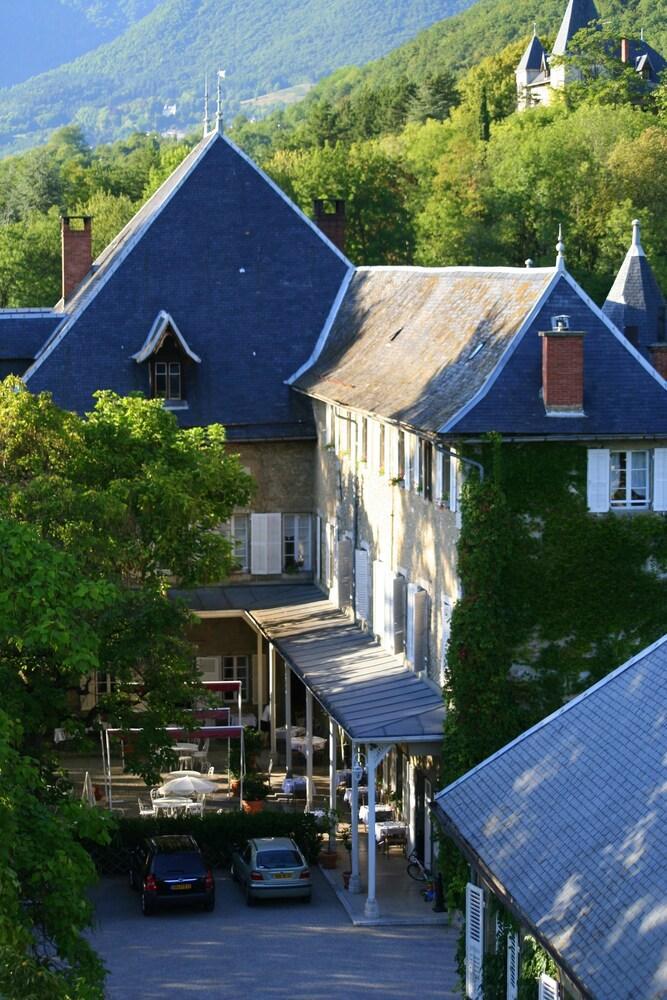 Chateau Des Comtes De Challes Bagian luar foto