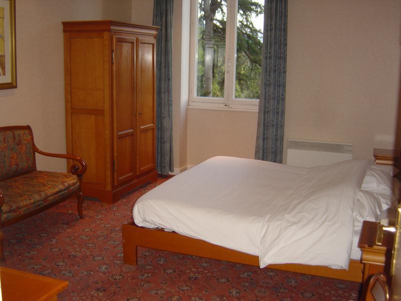 Chateau Des Comtes De Challes Bagian luar foto