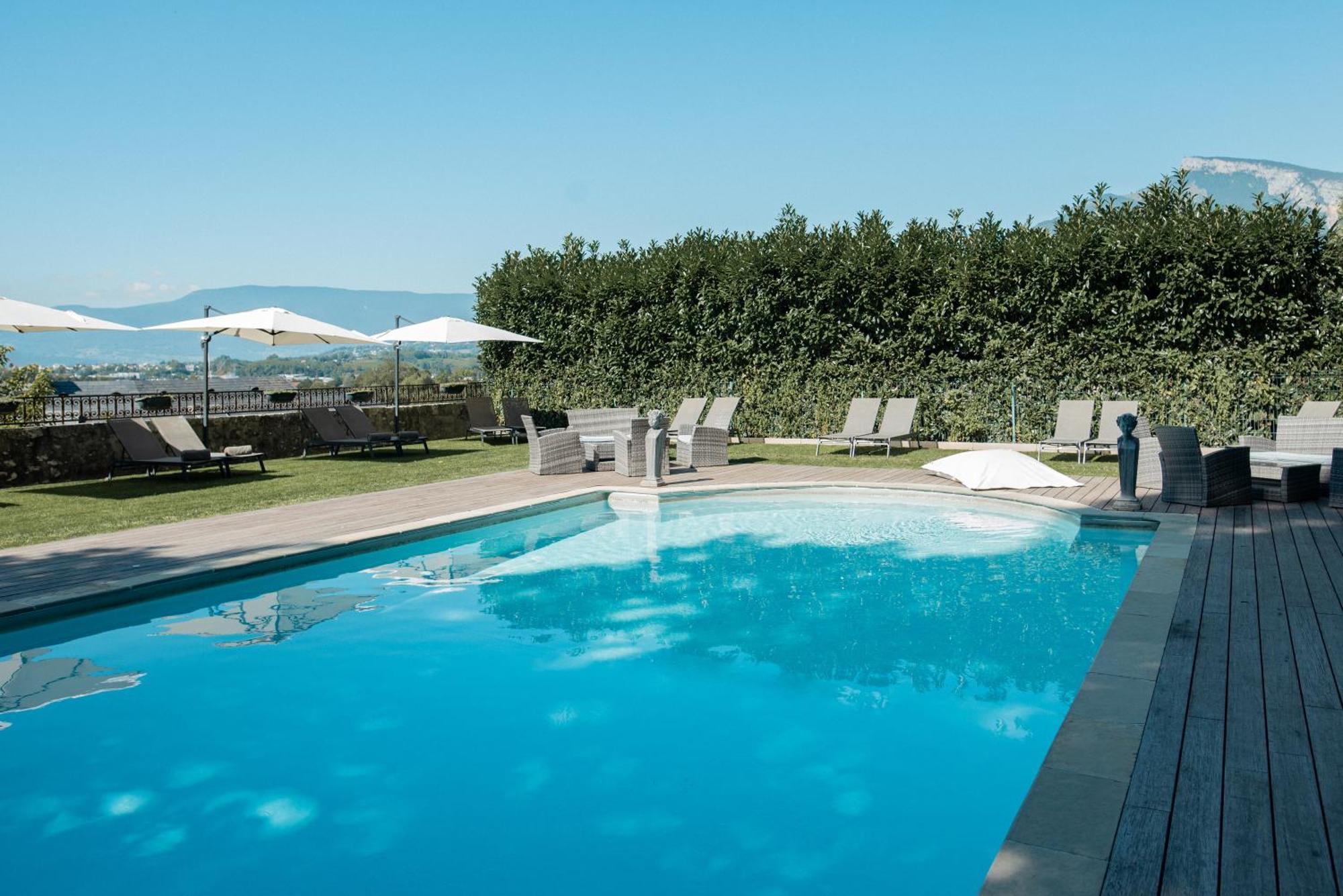 Chateau Des Comtes De Challes Bagian luar foto