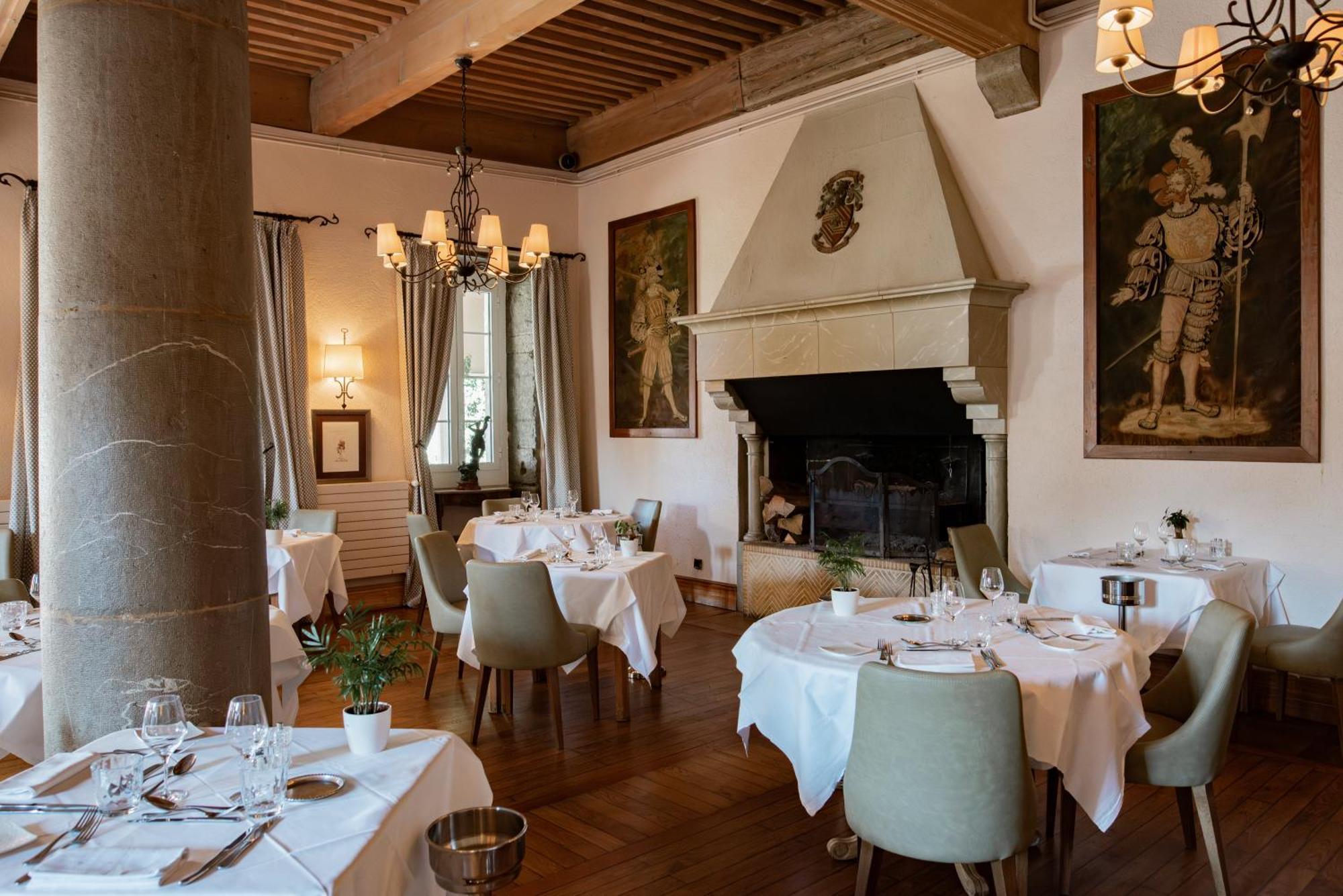 Chateau Des Comtes De Challes Bagian luar foto