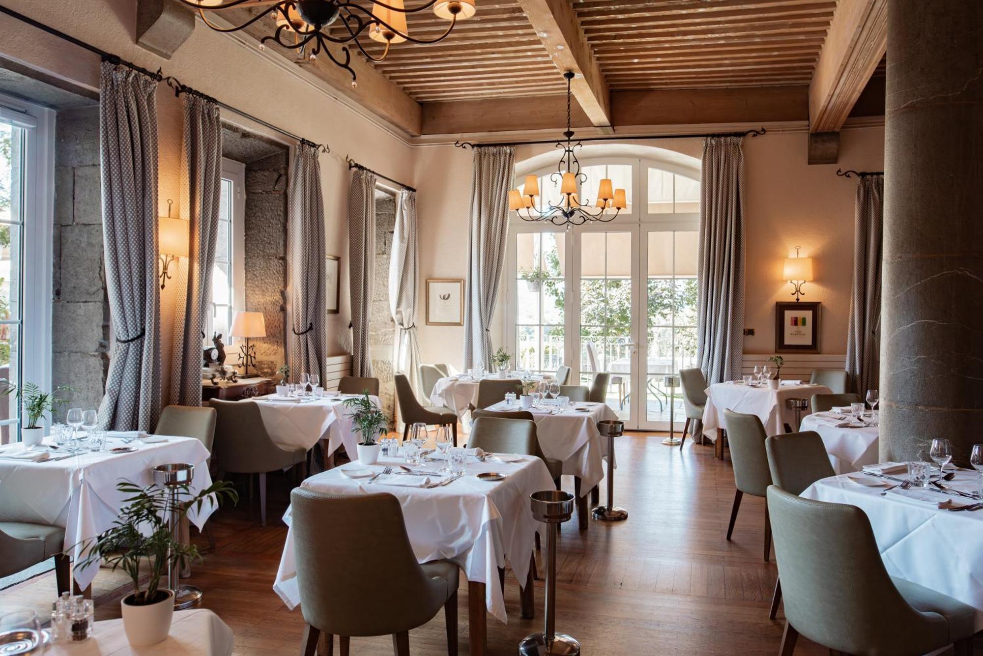 Chateau Des Comtes De Challes Bagian luar foto