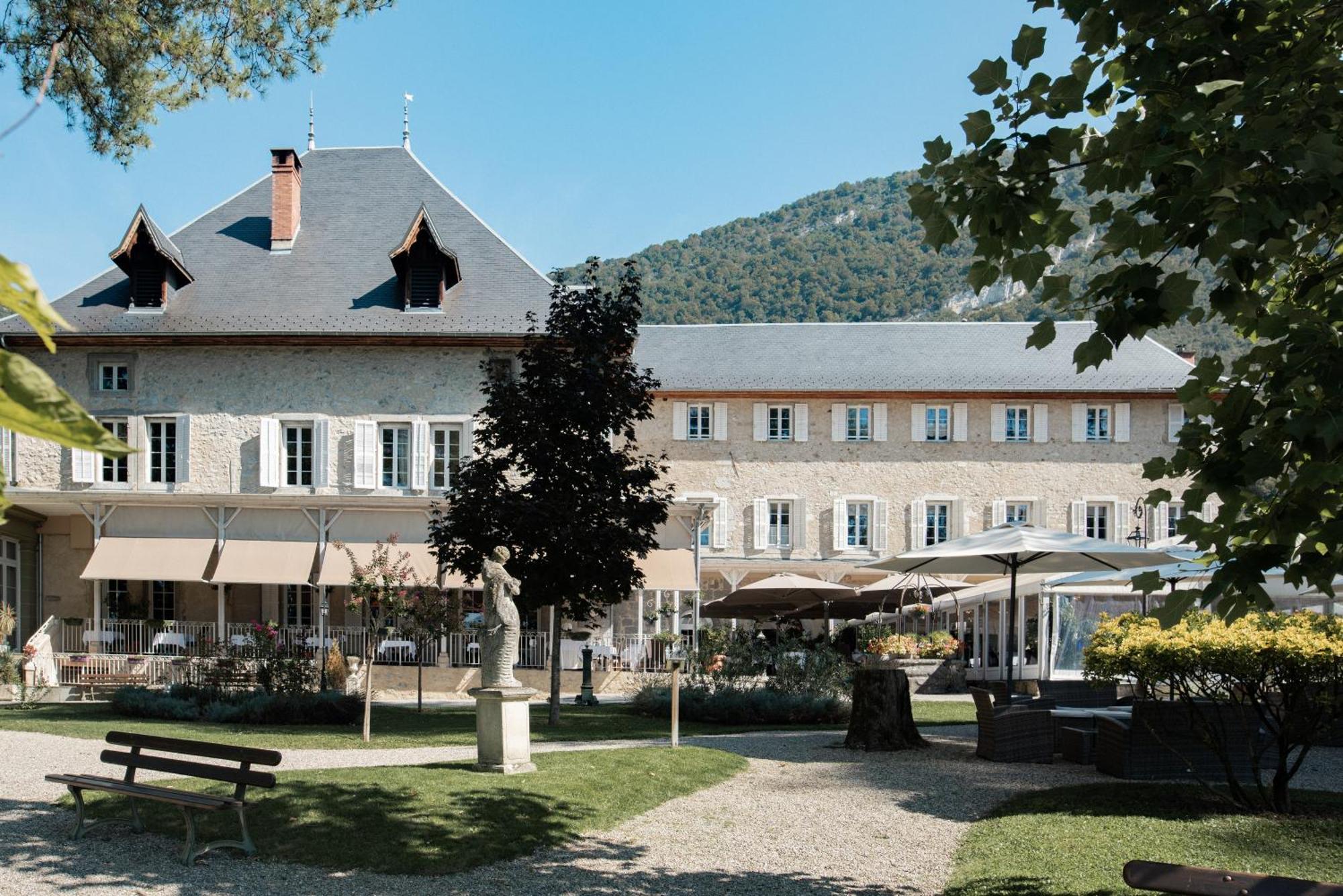 Chateau Des Comtes De Challes Bagian luar foto