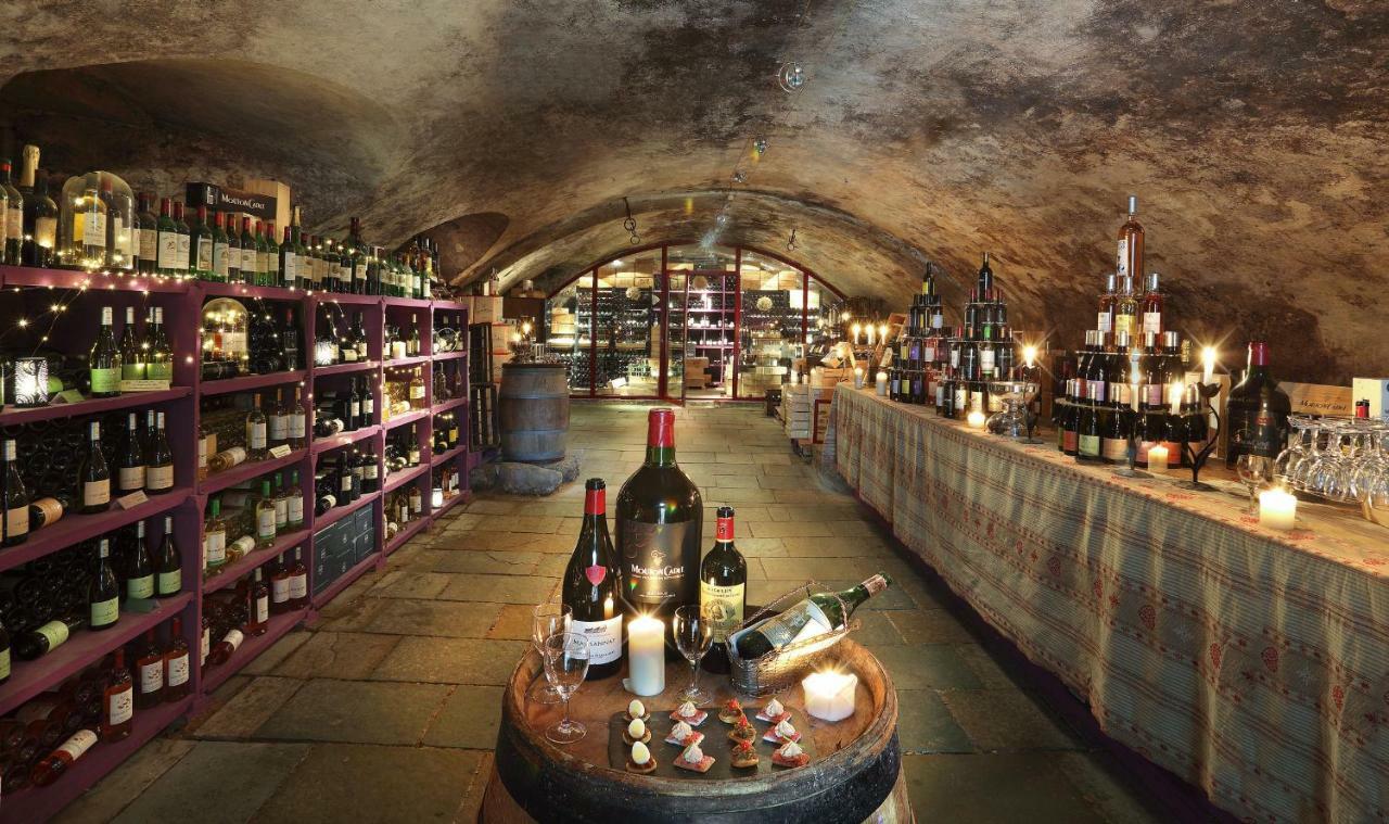 Chateau Des Comtes De Challes Bagian luar foto
